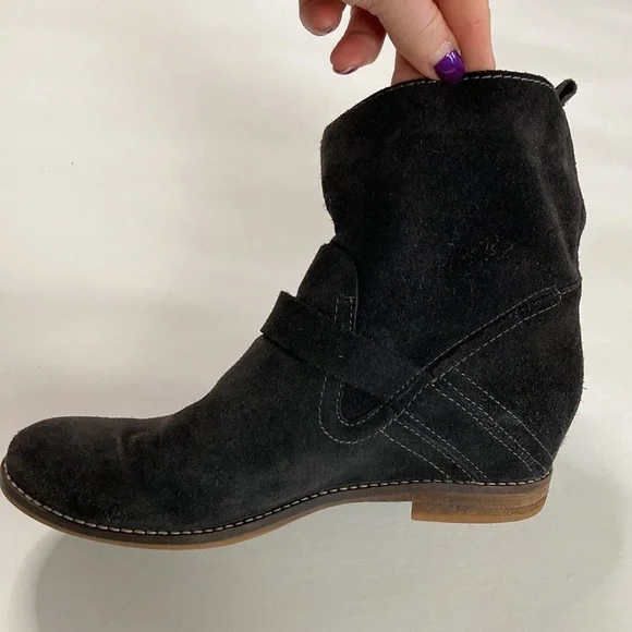 Dolce Vita Prestley Black Suede Ankle Boots - Picture 4 of 11